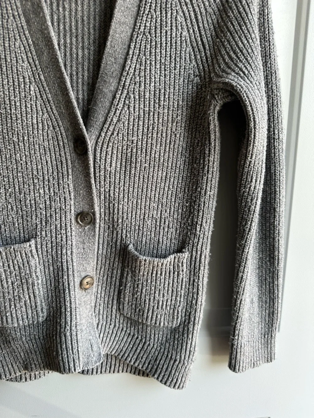 GAP Gray Ribbed Knit Cardigan - Picture 3 of 4